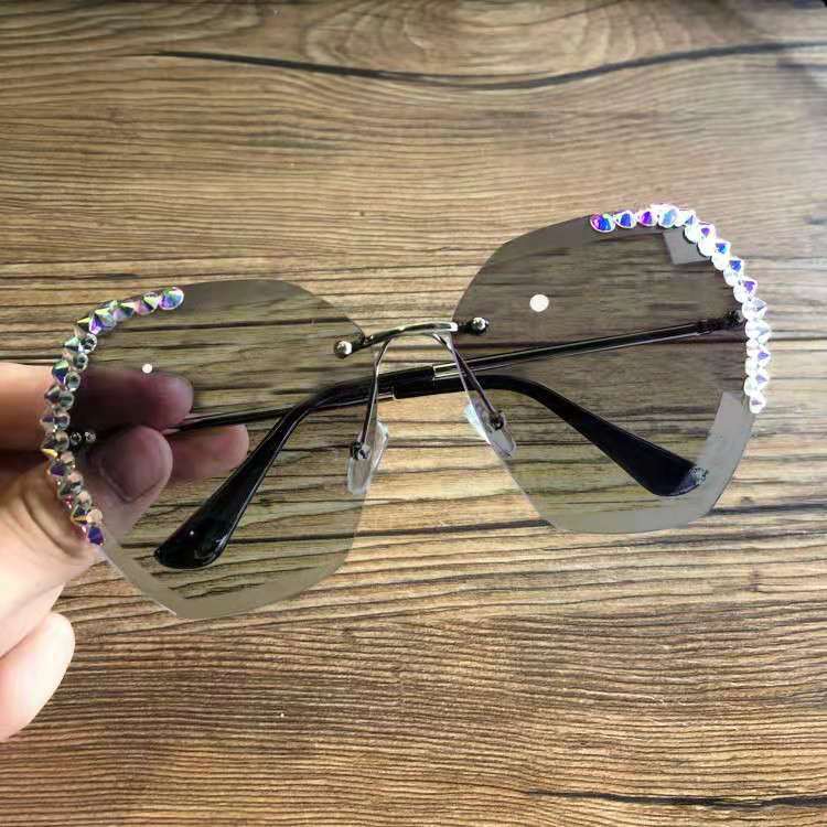 Sunglasses Female Fashion Rimless Crystal Cut-edge Sunglasses